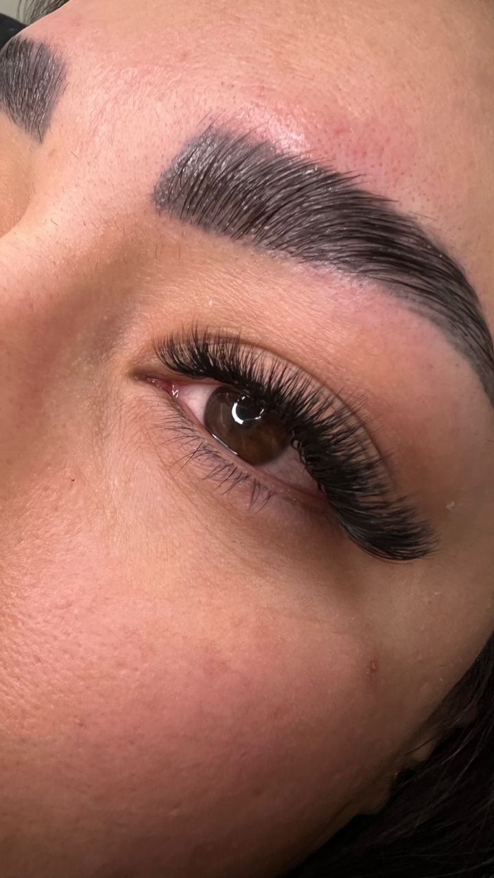 کاشت و اکستنشن مژه